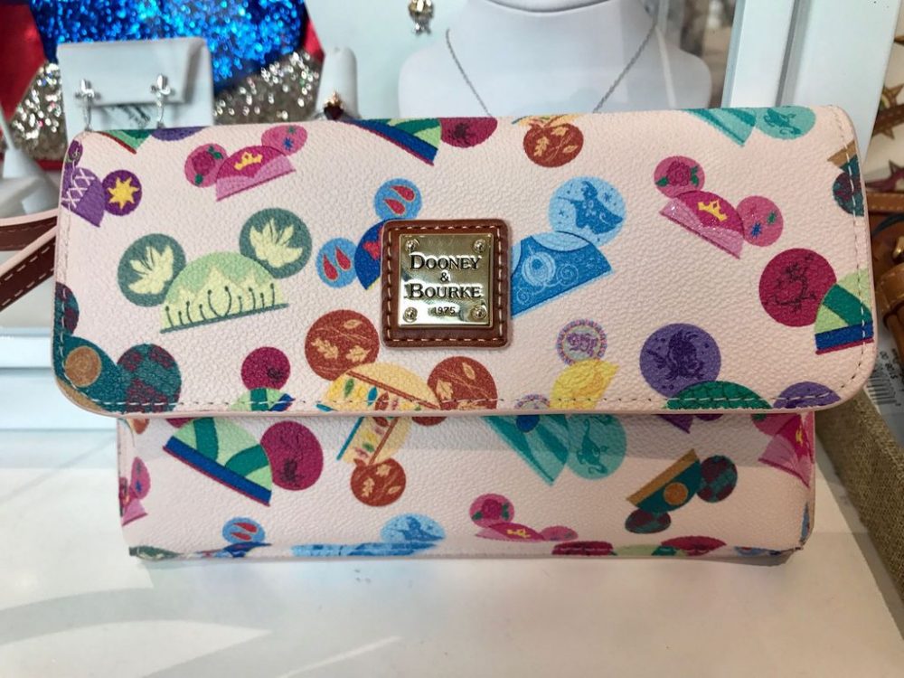 Disney Releases Awesome 'I Am Princess' Dooney Bags And MagicBand [Photos]  - Doctor Disney