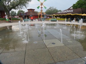 Downtown Disney water fountain