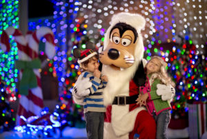 santa claus goofy disney's hollywood studios