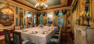 21 royal disneyland dining