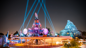 disneyland tomorrowland skyline fireworks