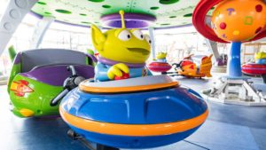 alien swirling saucers toy story land