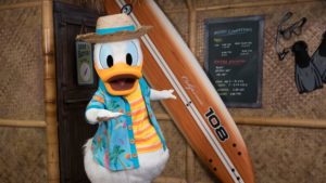 donald character dining disneyland paradise pier