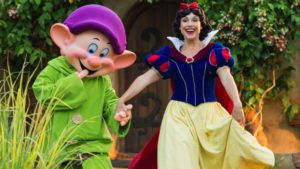 walt disney world storybook dining snow white wilderness lodge artist point reservations menu