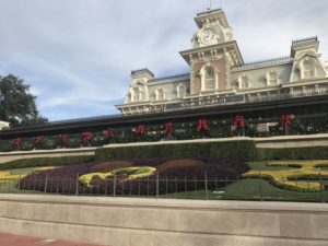 magic kingdom walt disey world christmas decorations 20181