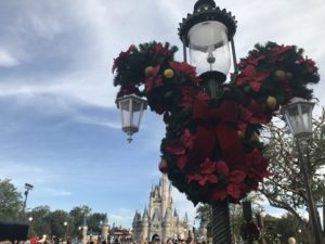 magic kingdom walt disey world christmas decorations 20181
