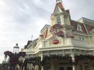 magic kingdom walt disey world christmas decorations 20181