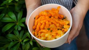 mac and cheese food truck disney springs